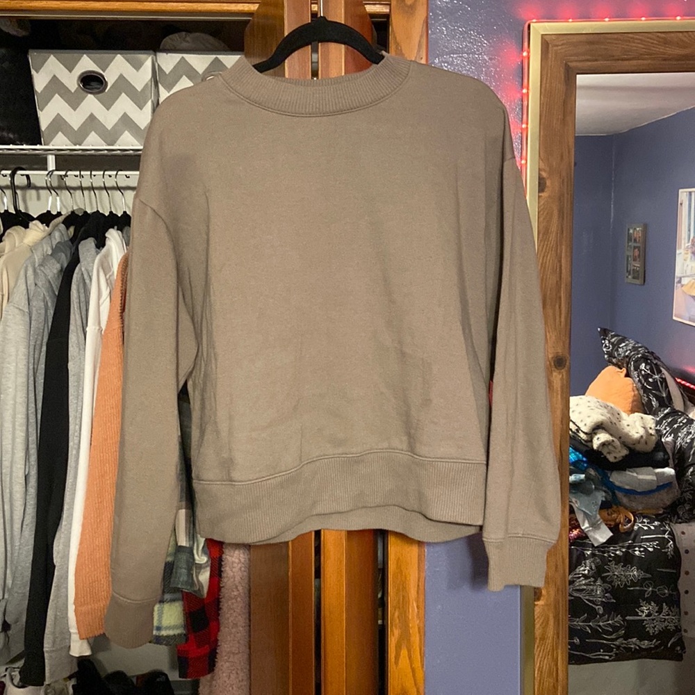 Crew neck